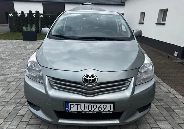 Toyota Verso cena 38800 przebieg: 62400, rok produkcji 2012 z Turek małe 232